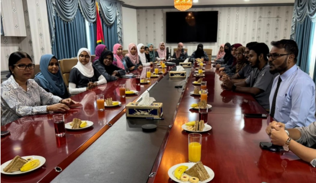 އިތުރު ކޮލެޖްތަކުން އިންޓާންޝިޕް ހެދުމުގެ ފުރުސަތު